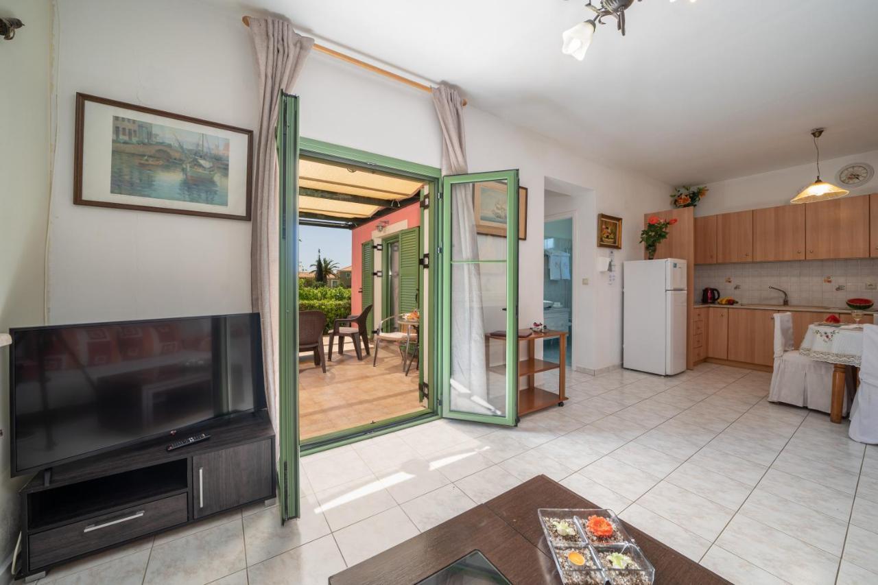 Monambeles Villas Svoronata Luaran gambar