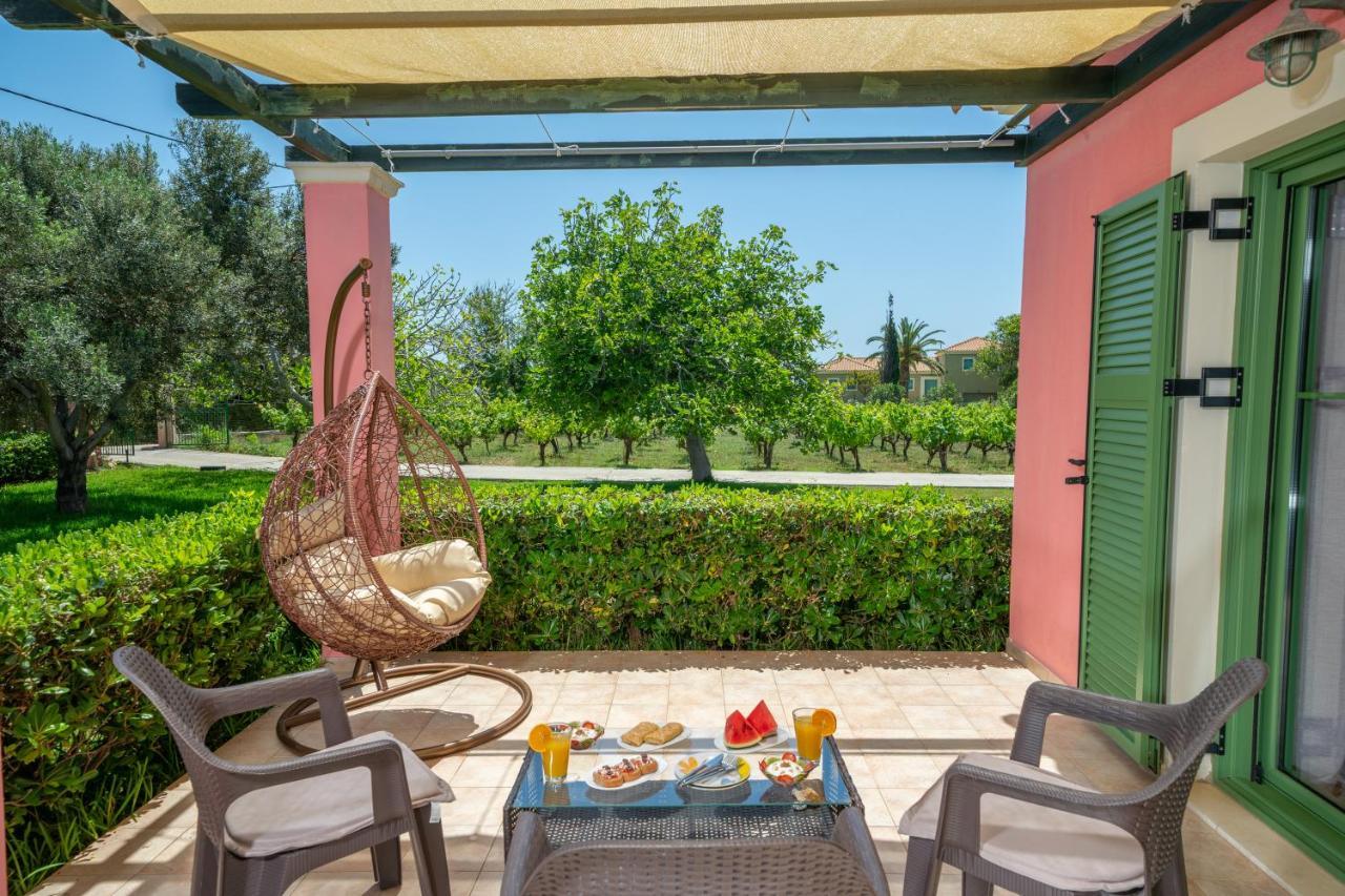 Monambeles Villas Svoronata Luaran gambar