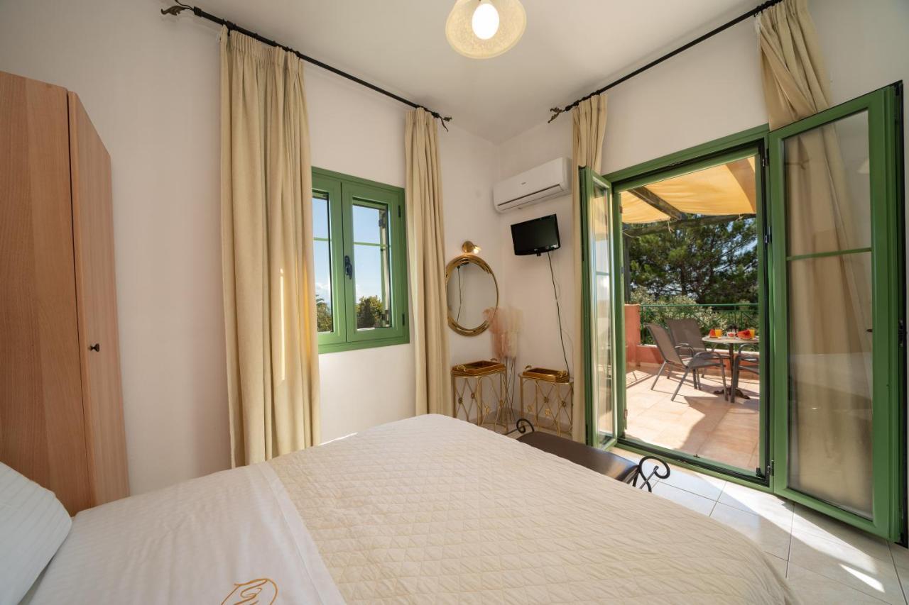 Monambeles Villas Svoronata Luaran gambar