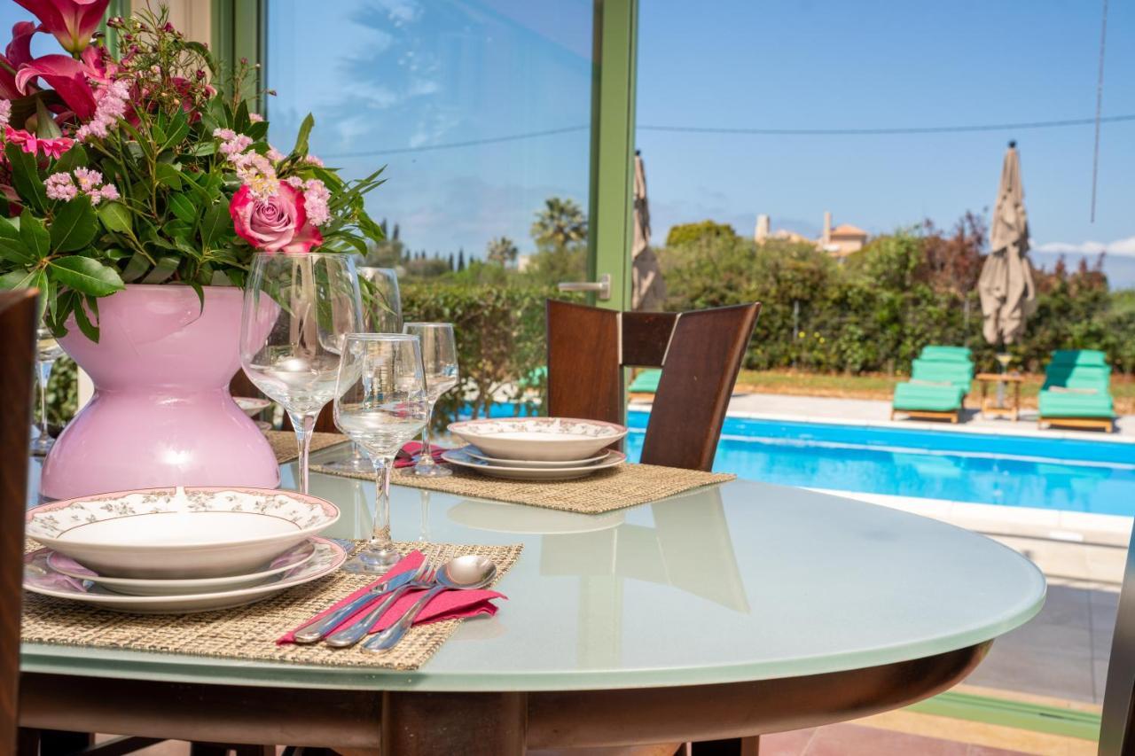 Monambeles Villas Svoronata Luaran gambar
