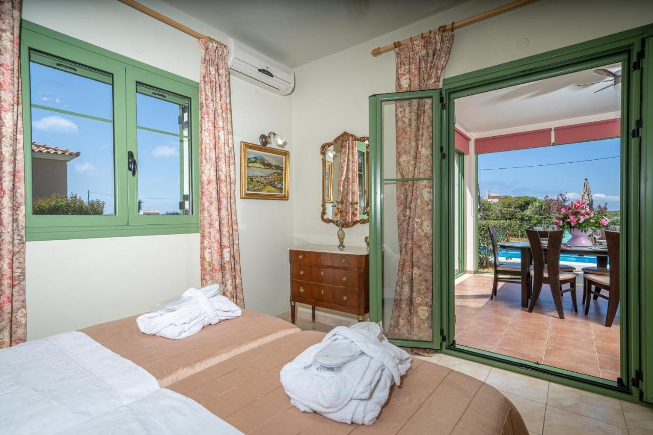 Monambeles Villas Svoronata Luaran gambar