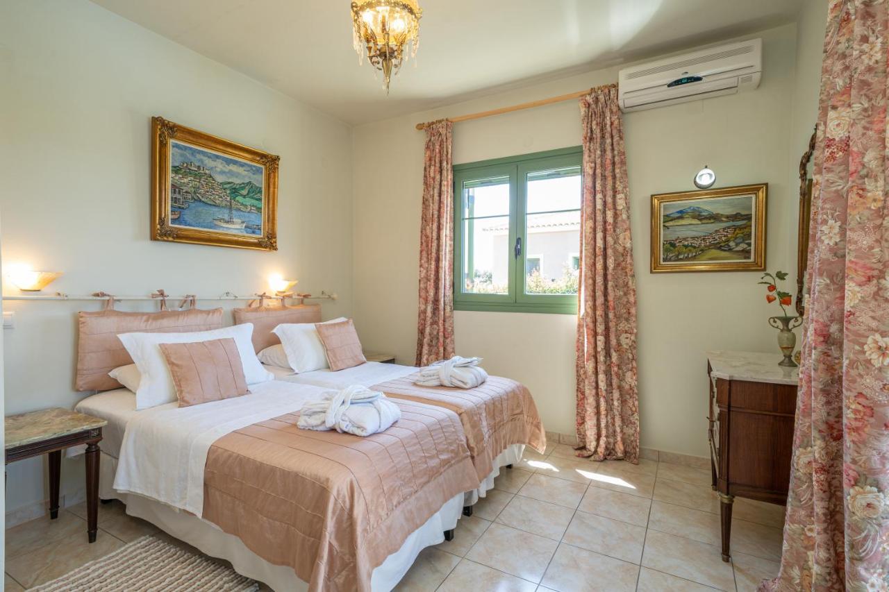 Monambeles Villas Svoronata Luaran gambar