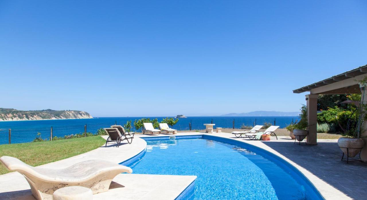 Monambeles Villas Svoronata Luaran gambar