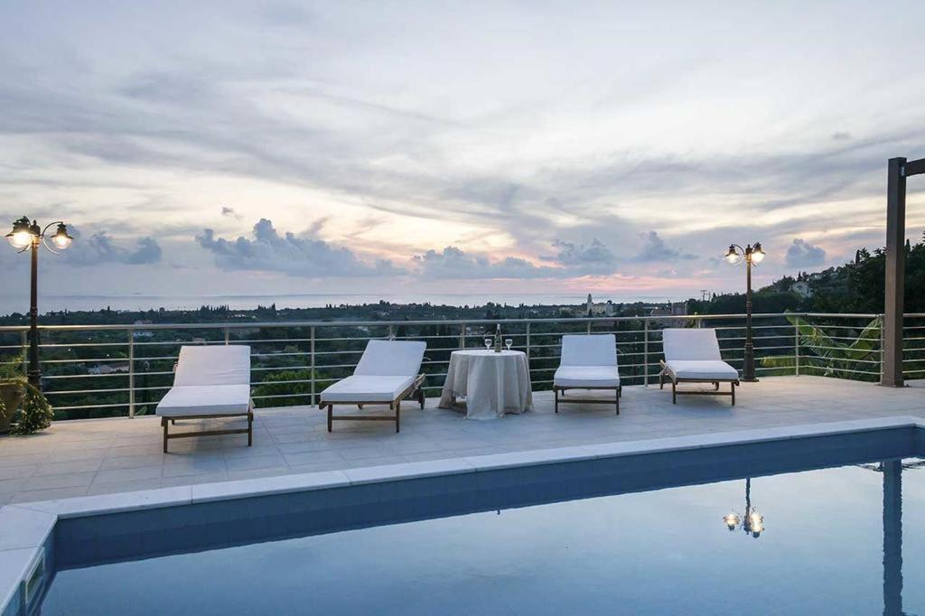 Monambeles Villas Svoronata Luaran gambar