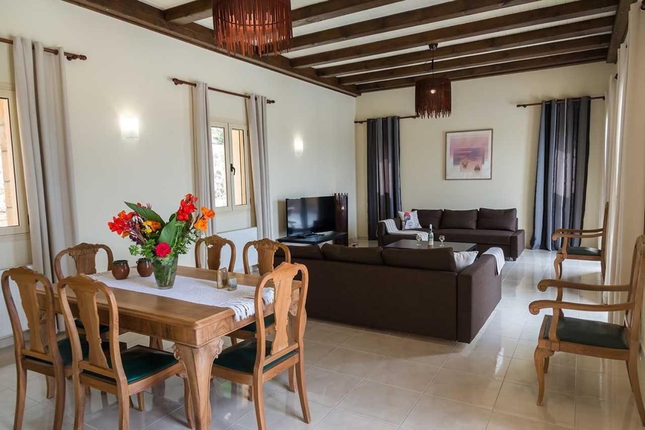 Monambeles Villas Svoronata Luaran gambar